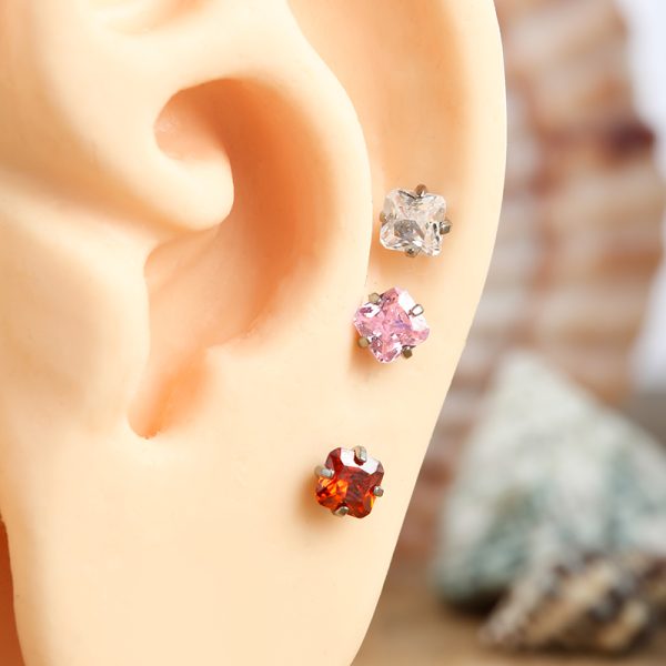 Titanium Internally Threaded Claw Set Square Gem End - Image 3