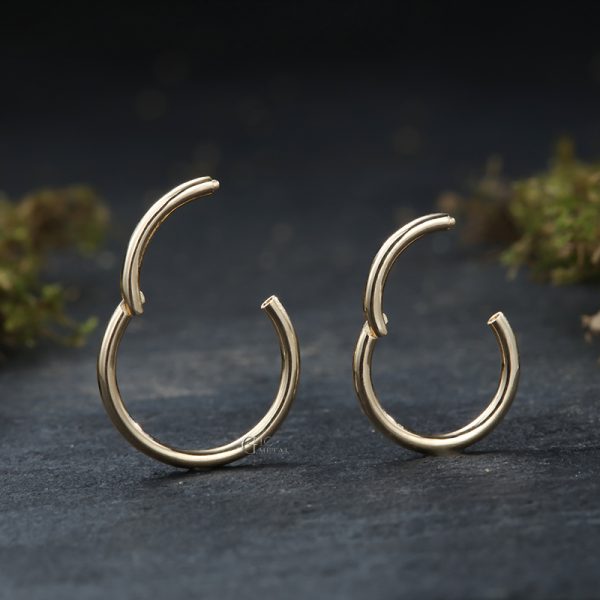 Yellow Gold Plain Clicker - Image 4