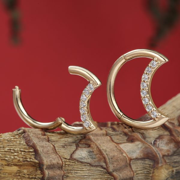 Yellow Gold Gemmed Moon Clicker - Image 4